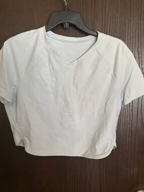 Lululemon Ligth Blue Athletic Crop Top